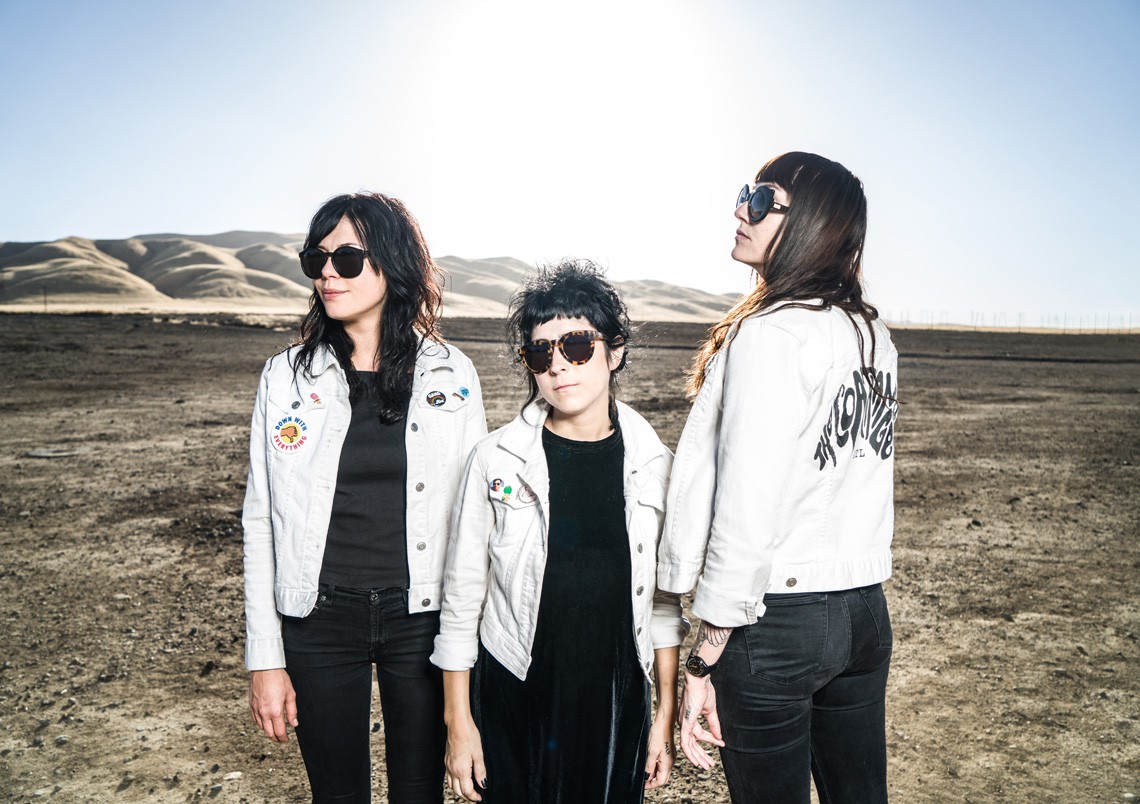 The Coathangers – Nosebleed Weekend